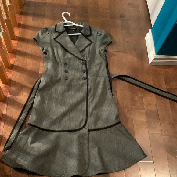 Le château dress - Picture 1 of 6